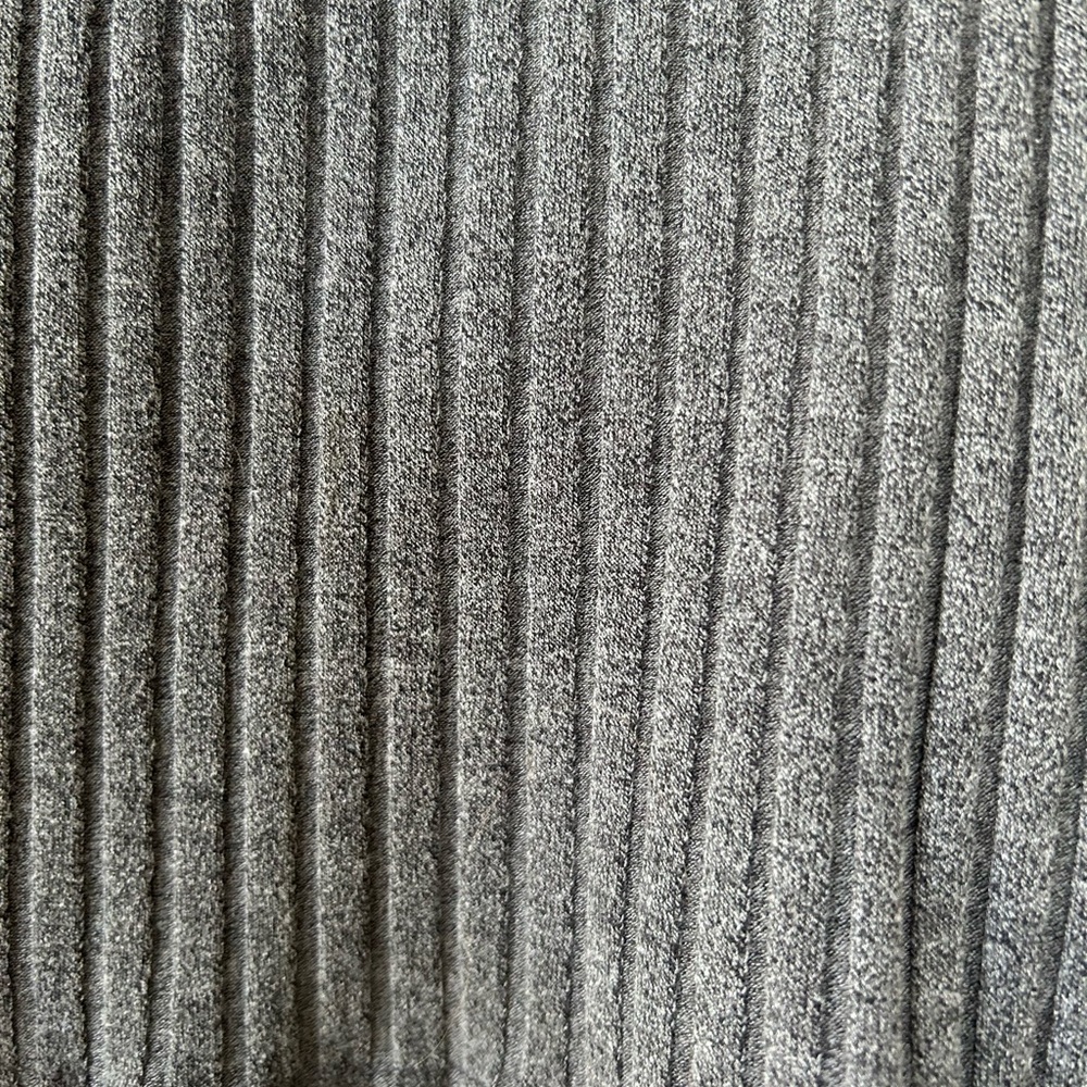 NWOT Cropped Gray Racerback Tank - Picture 4 of 4